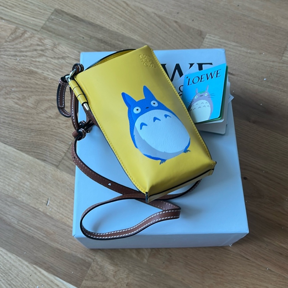 New Loewe x Totoro yellow Totoro gate pocket